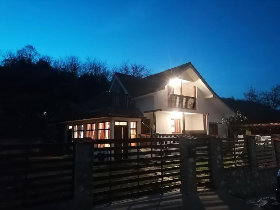 Casandi Ciresu Exterior foto